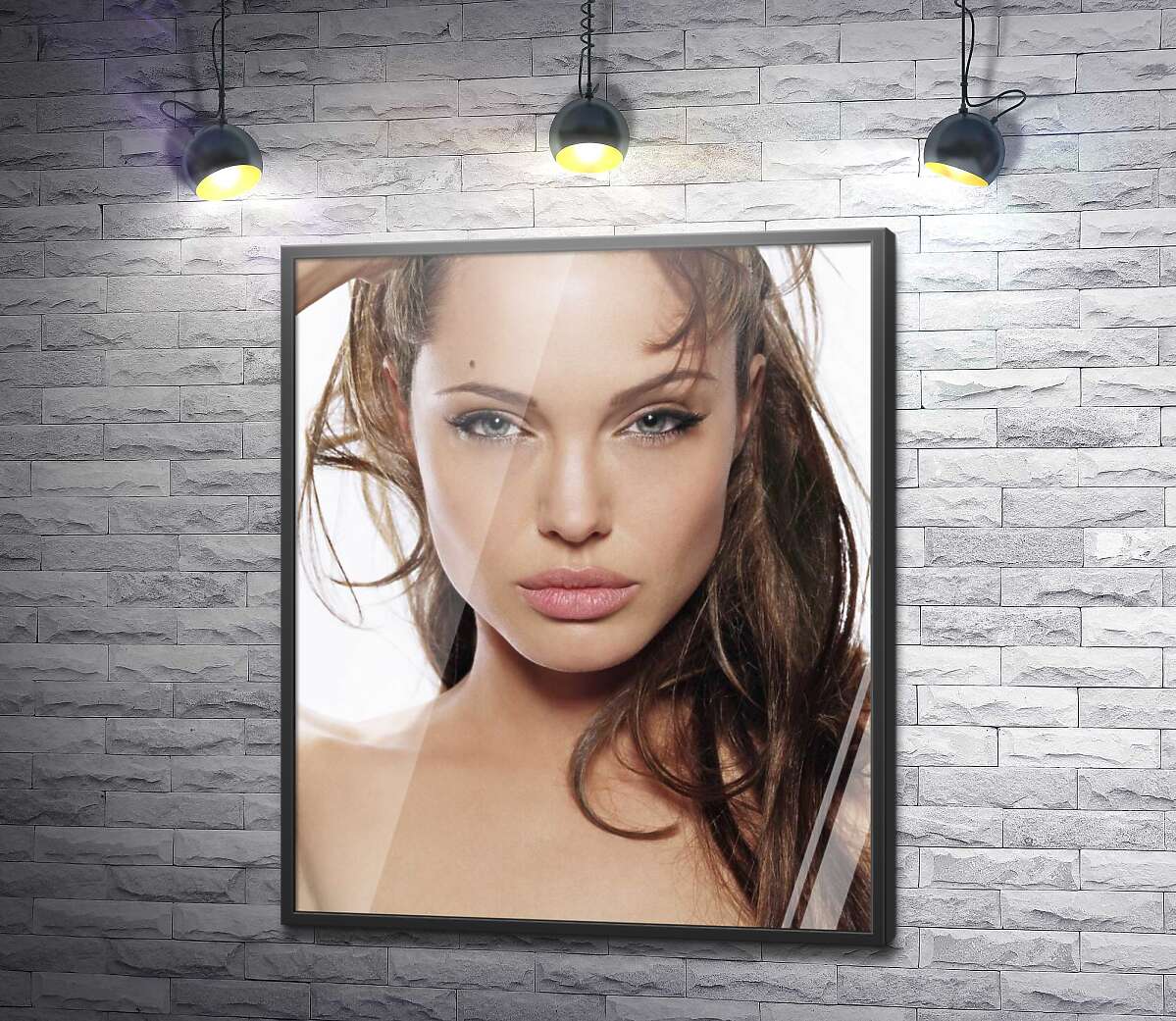 постер Невероятная Анджелина Джоли