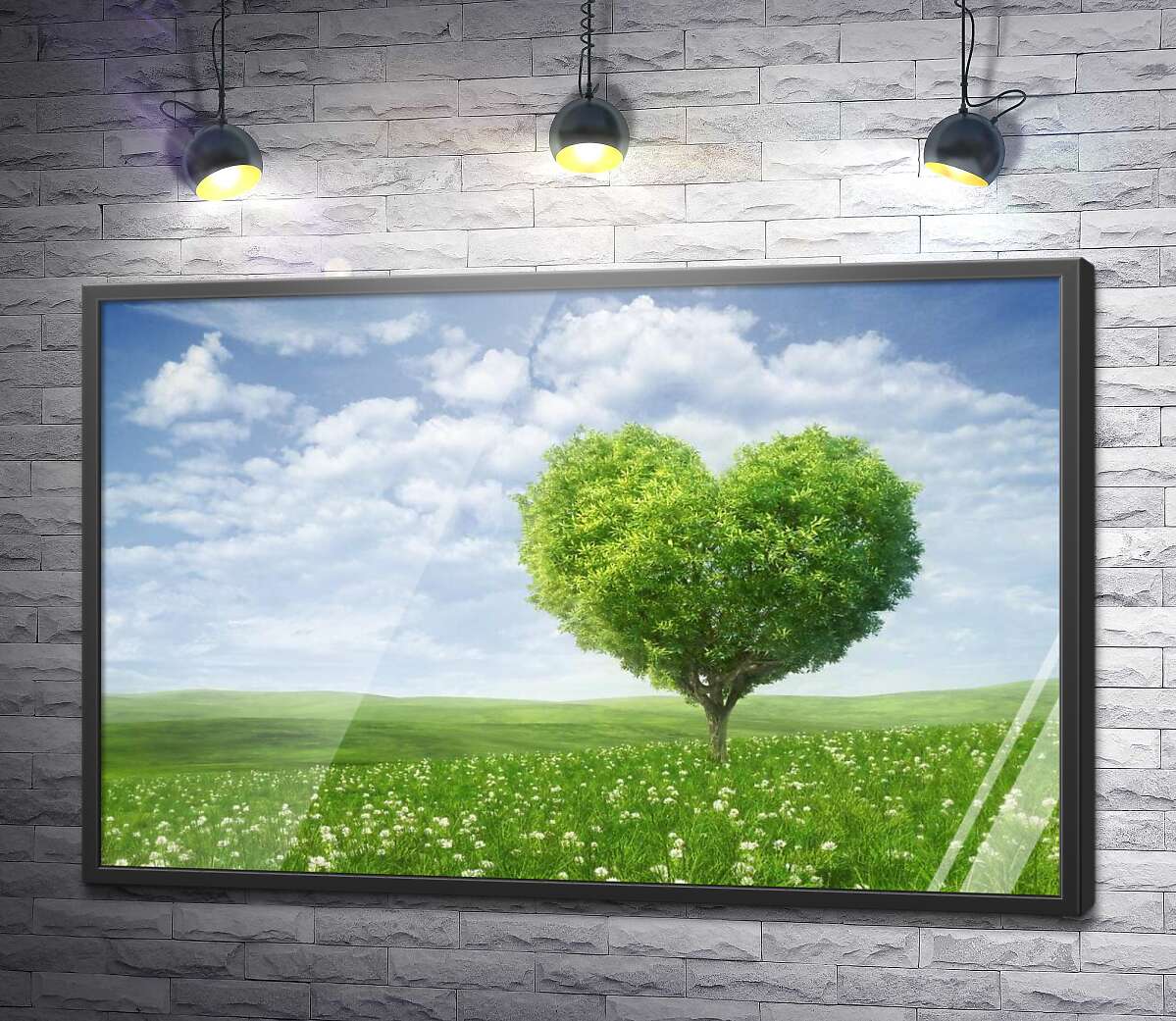 постер Дерево у формі серця на весняному лузі