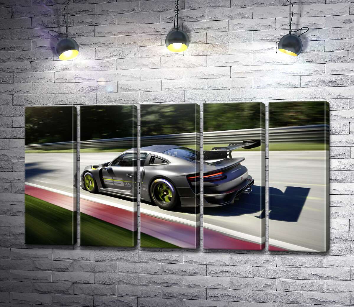 модульная картина Серый автомобиль Porsche 911 GT2 мчит по трассе (Модуль №26)