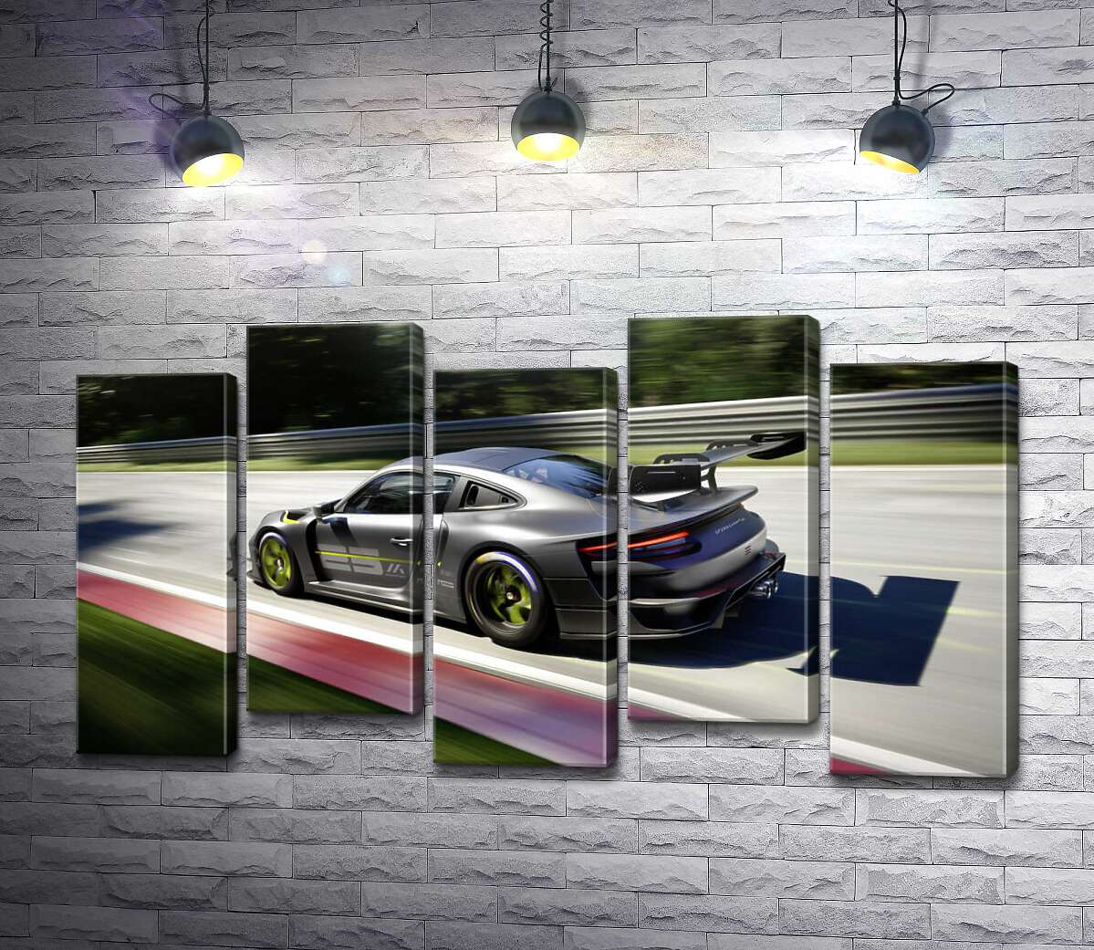модульная картина Серый автомобиль Porsche 911 GT2 мчит по трассе (Модуль №30)