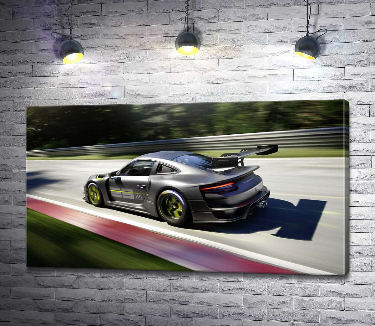 картина Серый автомобиль Porsche 911 GT2 мчит по трассе