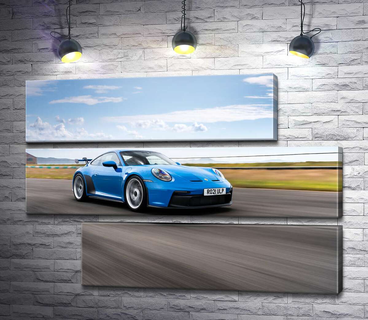 модульная картина Голубой автомобиль Porsche 911 GT3 на трассе (Модуль №16)