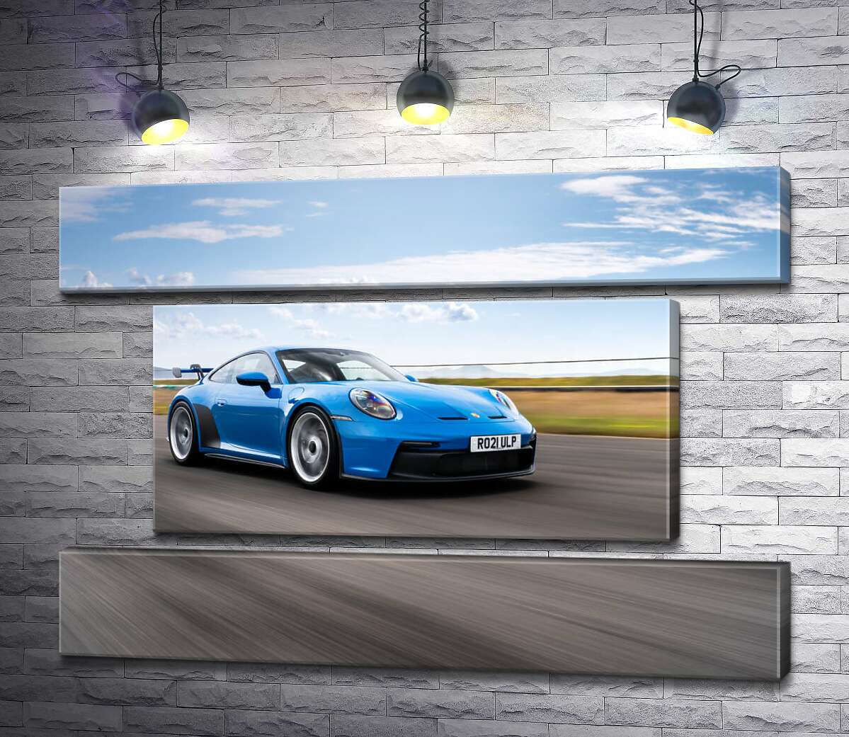 модульная картина Голубой автомобиль Porsche 911 GT3 на трассе (Модуль №18)