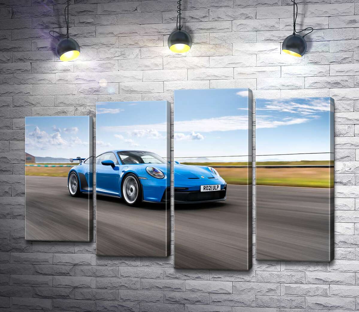 модульная картина Голубой автомобиль Porsche 911 GT3 на трассе (Модуль №3)
