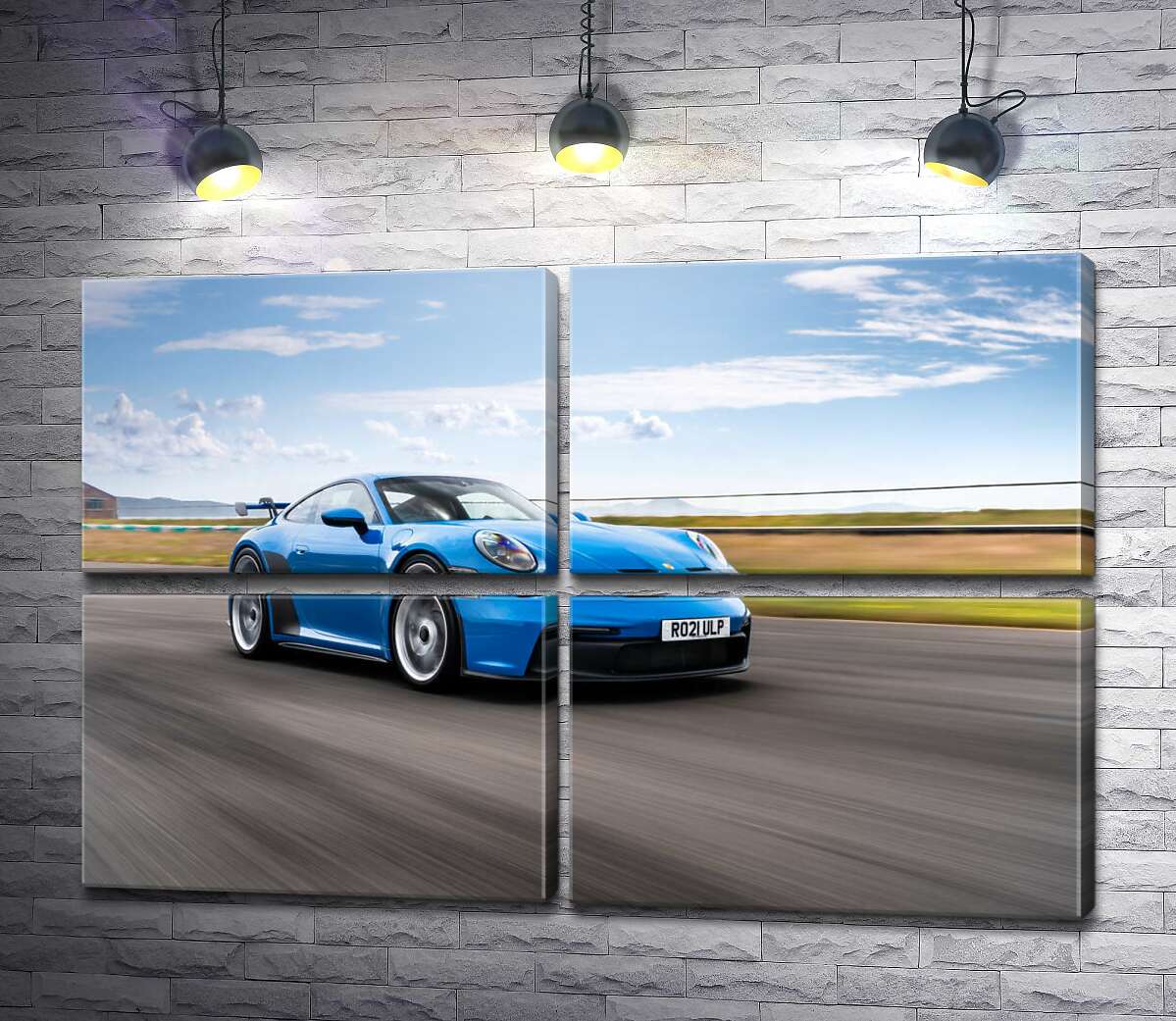 модульная картина Голубой автомобиль Porsche 911 GT3 на трассе (Модуль №25)