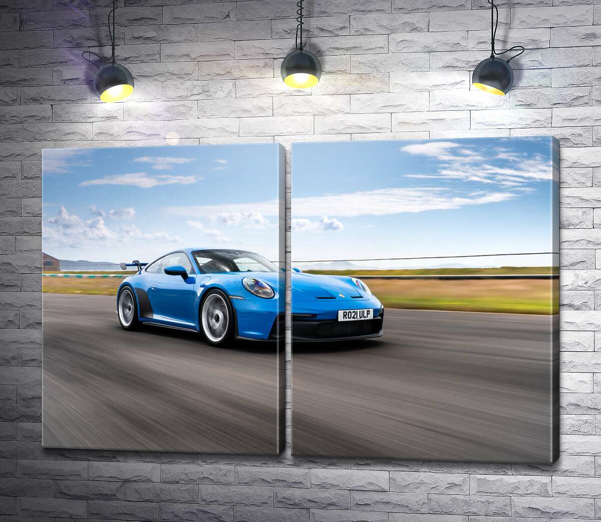 модульна картина Блакитний автомобіль Porsche 911 GT3 на трасі