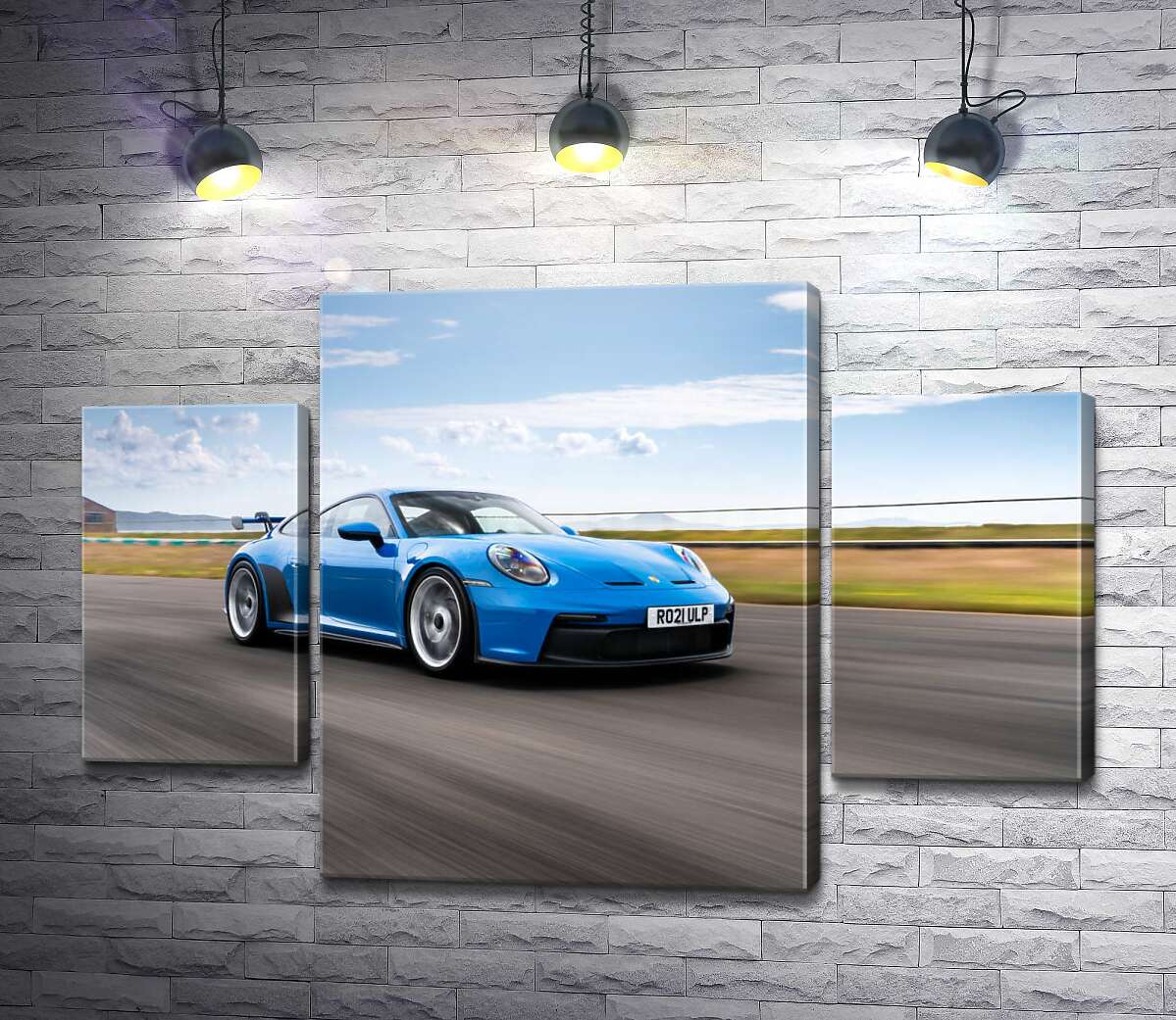модульна картина Блакитний автомобіль Porsche 911 GT3 на трасі (Модуль №5)
