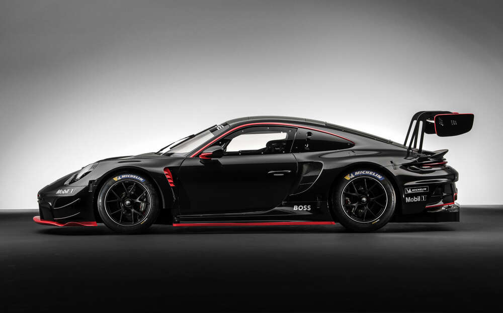 картина-постер Черный спорткар Porsche 911 GT3 R