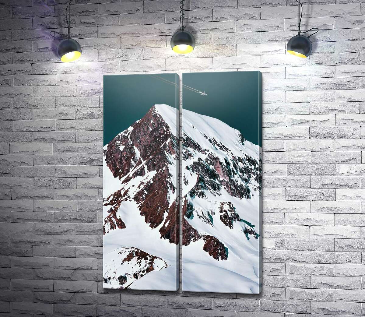 модульная картина Скалистая вершина горы в снегу