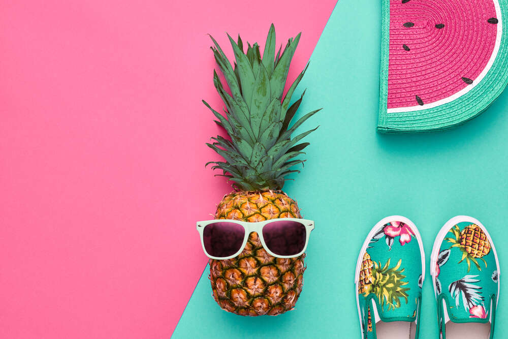 картина-постер Розово-бирюзовое летнее настроение ананаса в очках