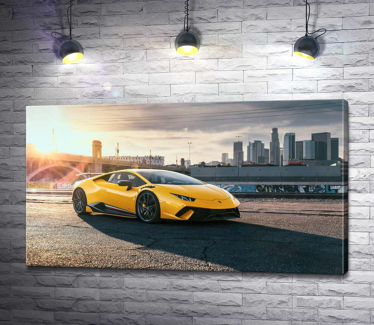 картина Жовтий автомобіль Lamborghini Huracan в променях сонця