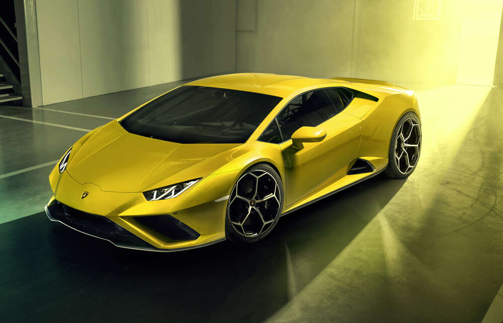 картина-постер Золотий автомобіль Lamborghini Huracan