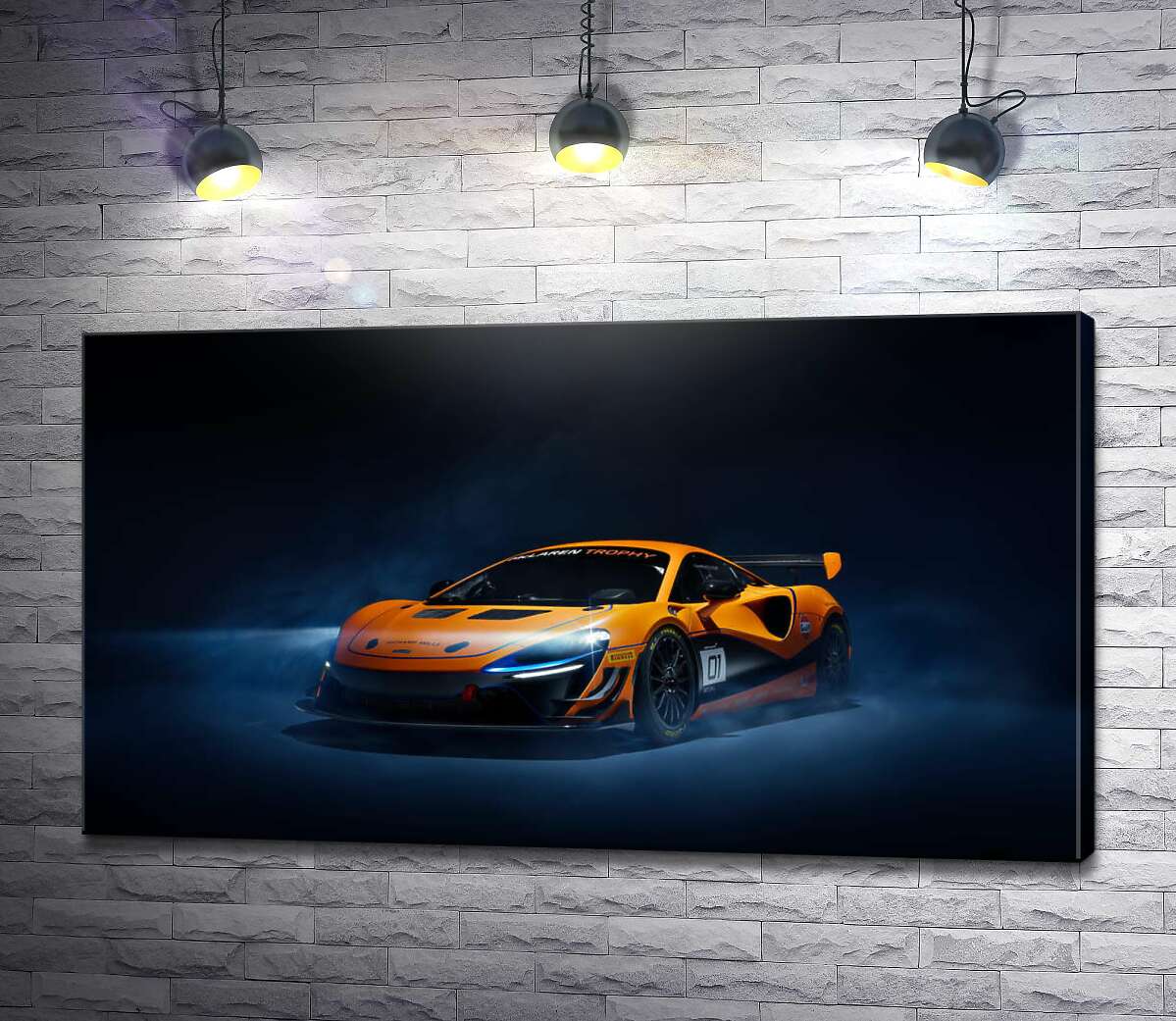 картина Золотой автомобиль McLaren Artura в дымке