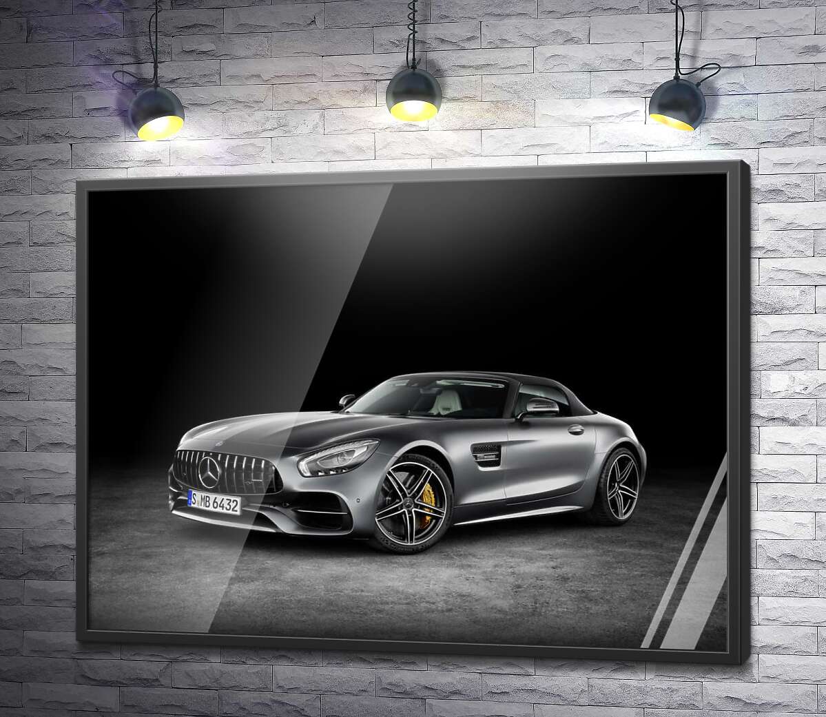 постер Серебристый автомобиль Mercedes-Benz GT