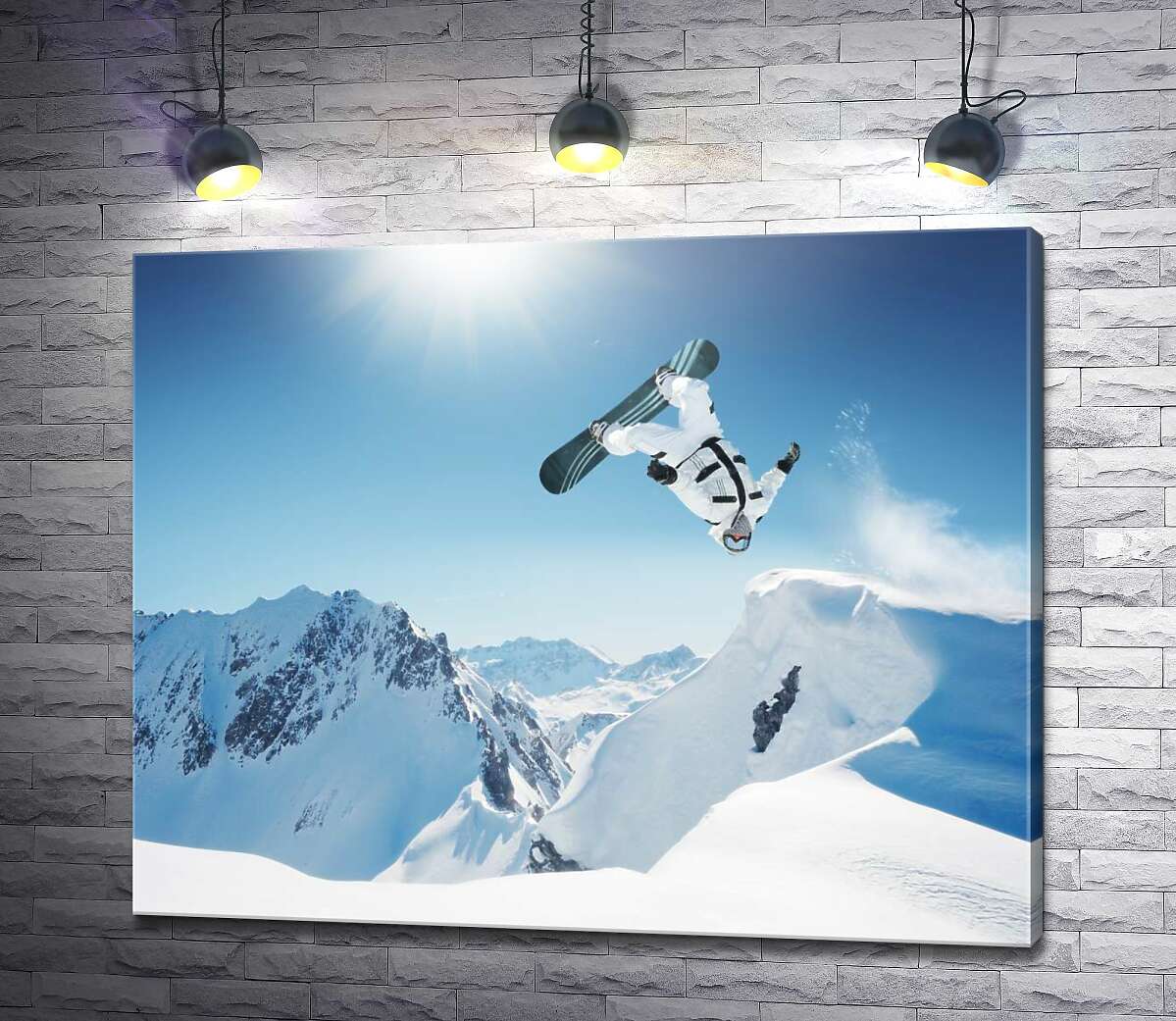 картина Сноубордист в заснеженных горах