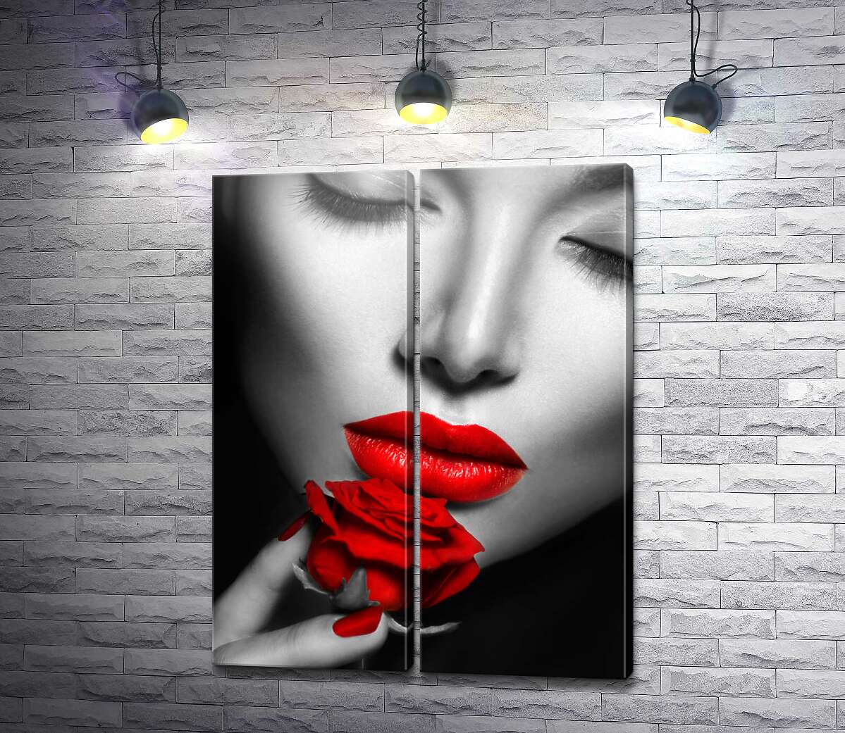 модульная картина Красная роза подчеркивает алые губы девушки