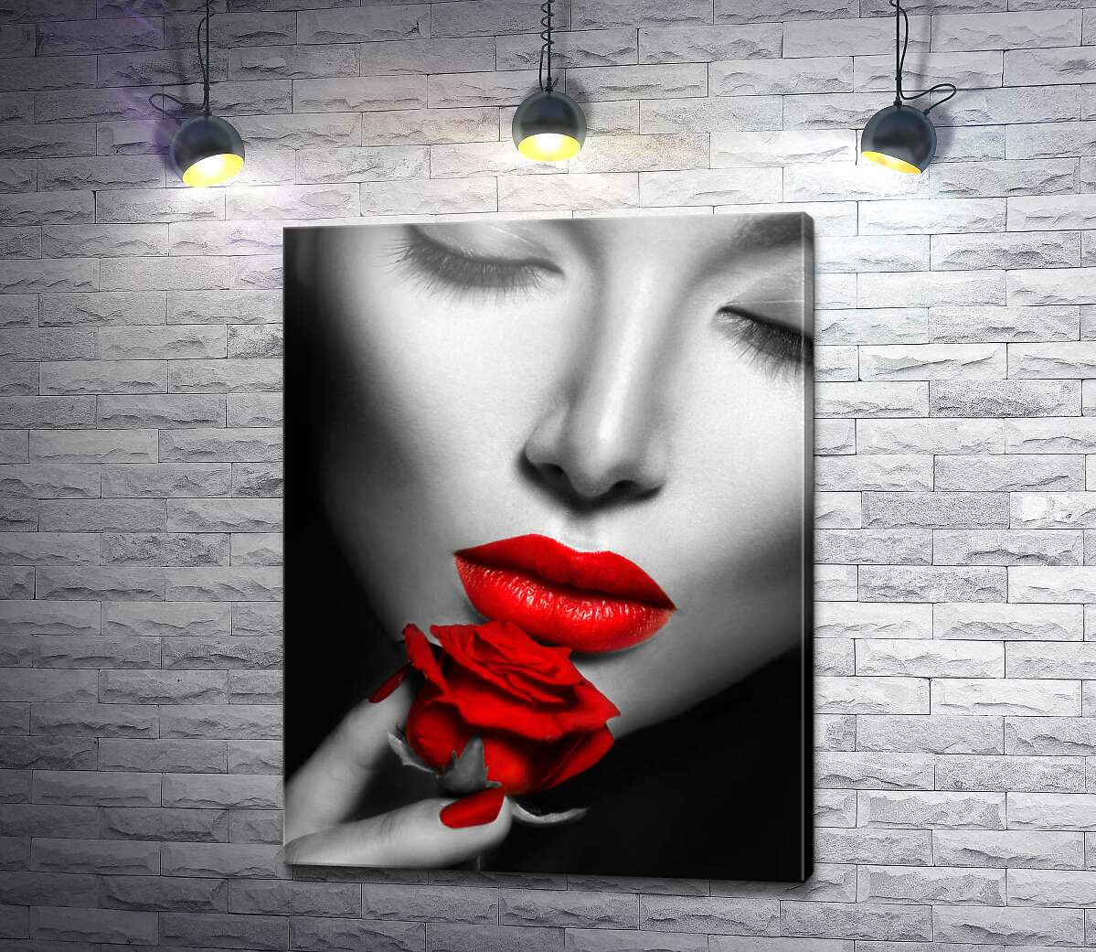 картина Красная роза подчеркивает алые губы девушки