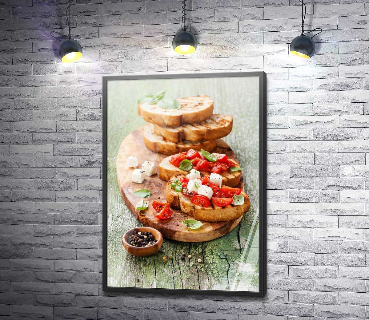 постер Хрустящий обжаренный хлеб с помидорами и сыром
