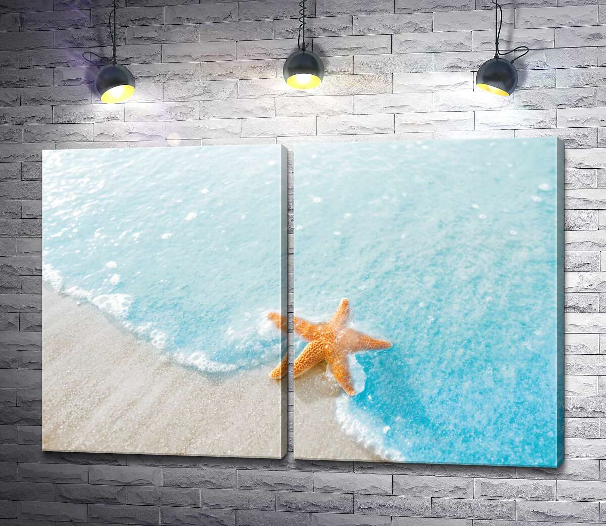 модульная картина Волна омывает морскую звезду на берегу