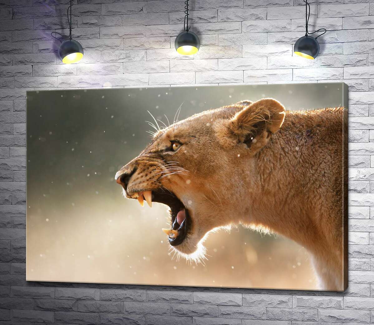 картина Грозное рычание львицы