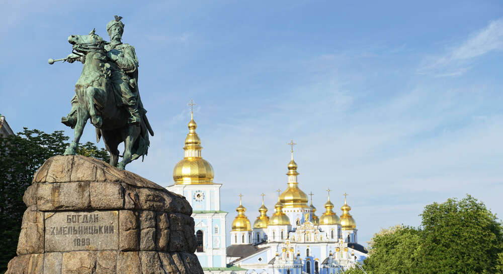 картина-постер Памятник Богдану Хмельницкому в Киеве на фоне собора