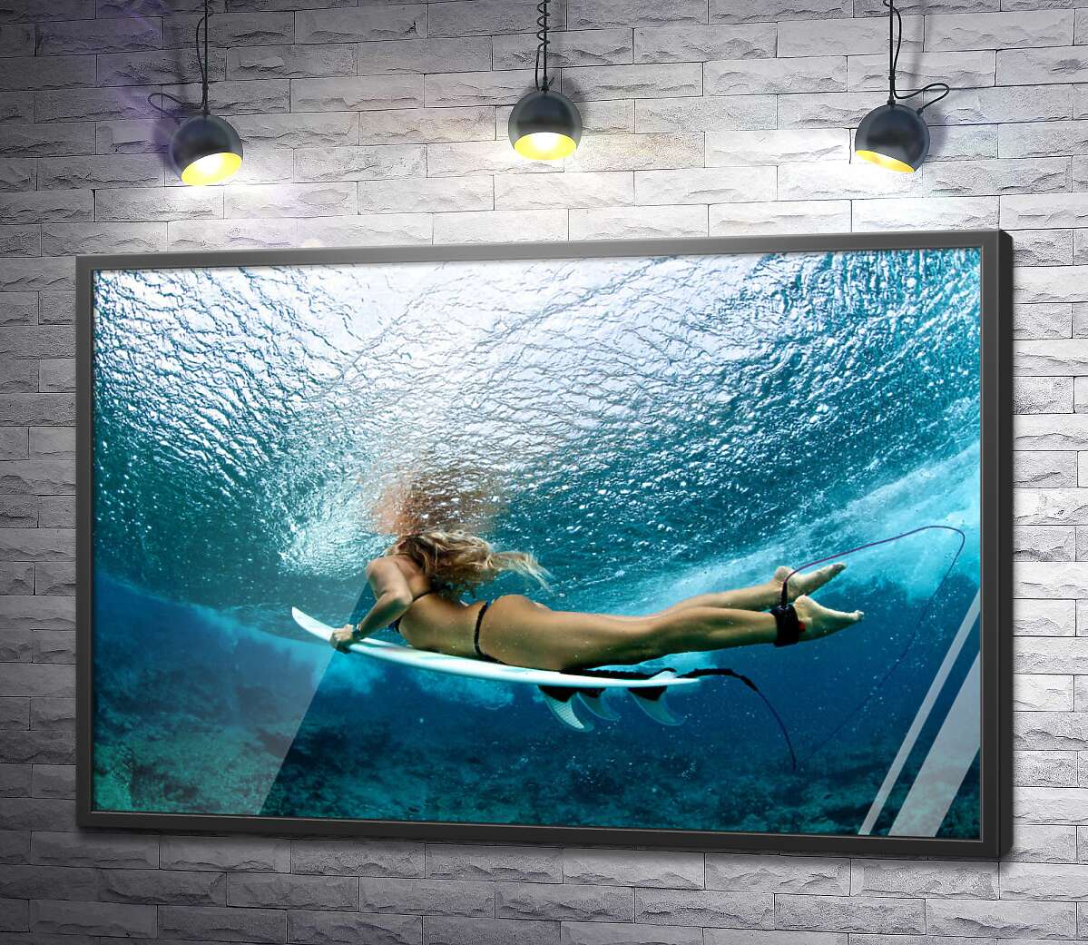 постер Сексуальна дівчина на серф дошці під водою