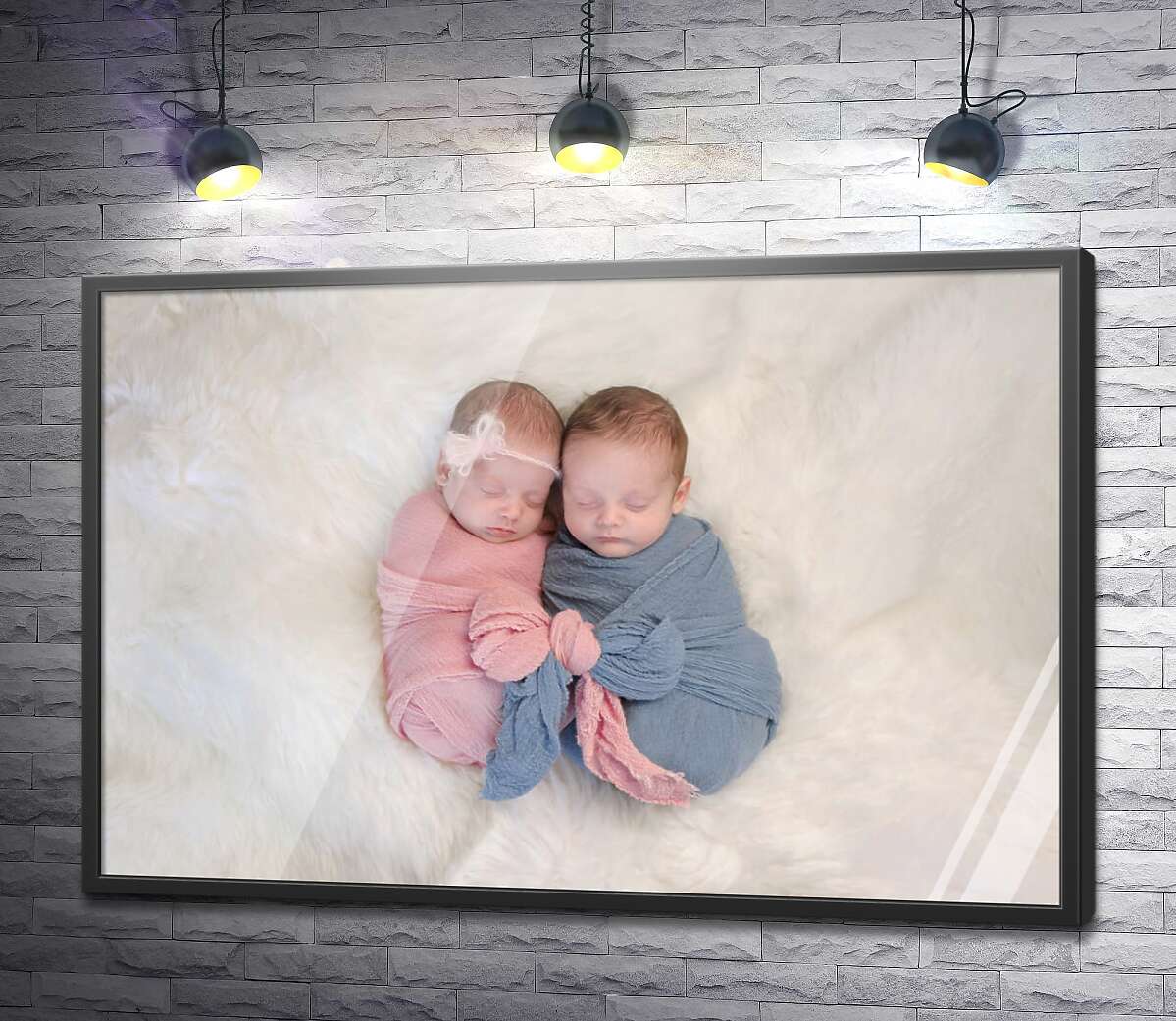 постер Два младенца сладко спят в коконах