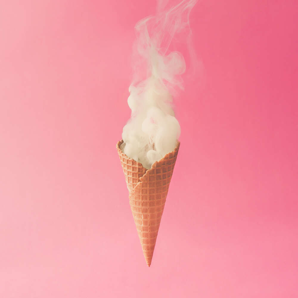 картина-постер Дымный стаканчик мороженого