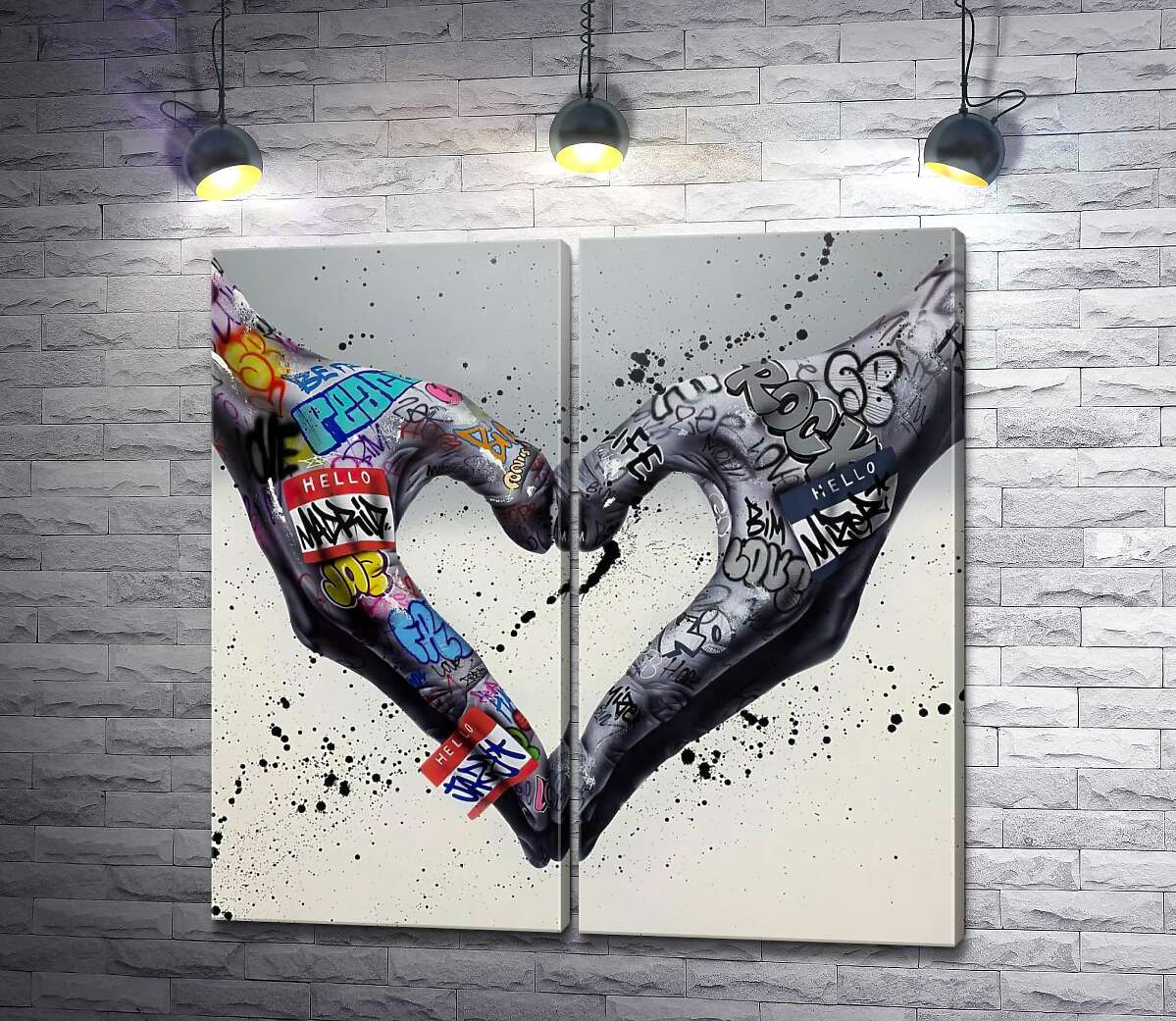 модульная картина Руки с граффити в форме сердца