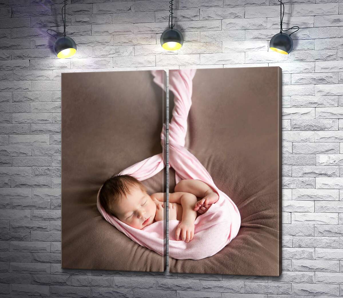 модульна картина Немовля солодко спить у коконі