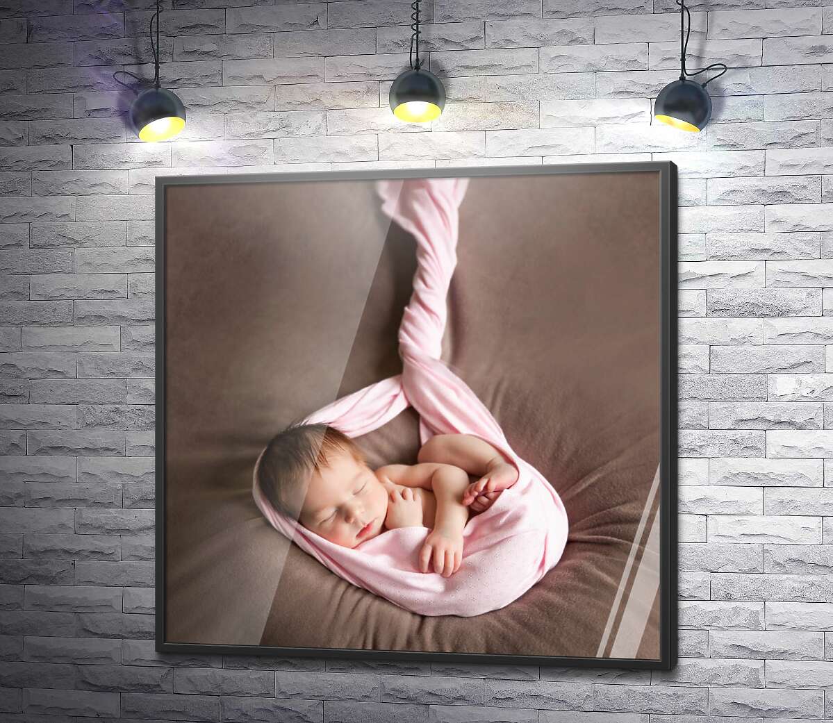 постер Немовля солодко спить у коконі