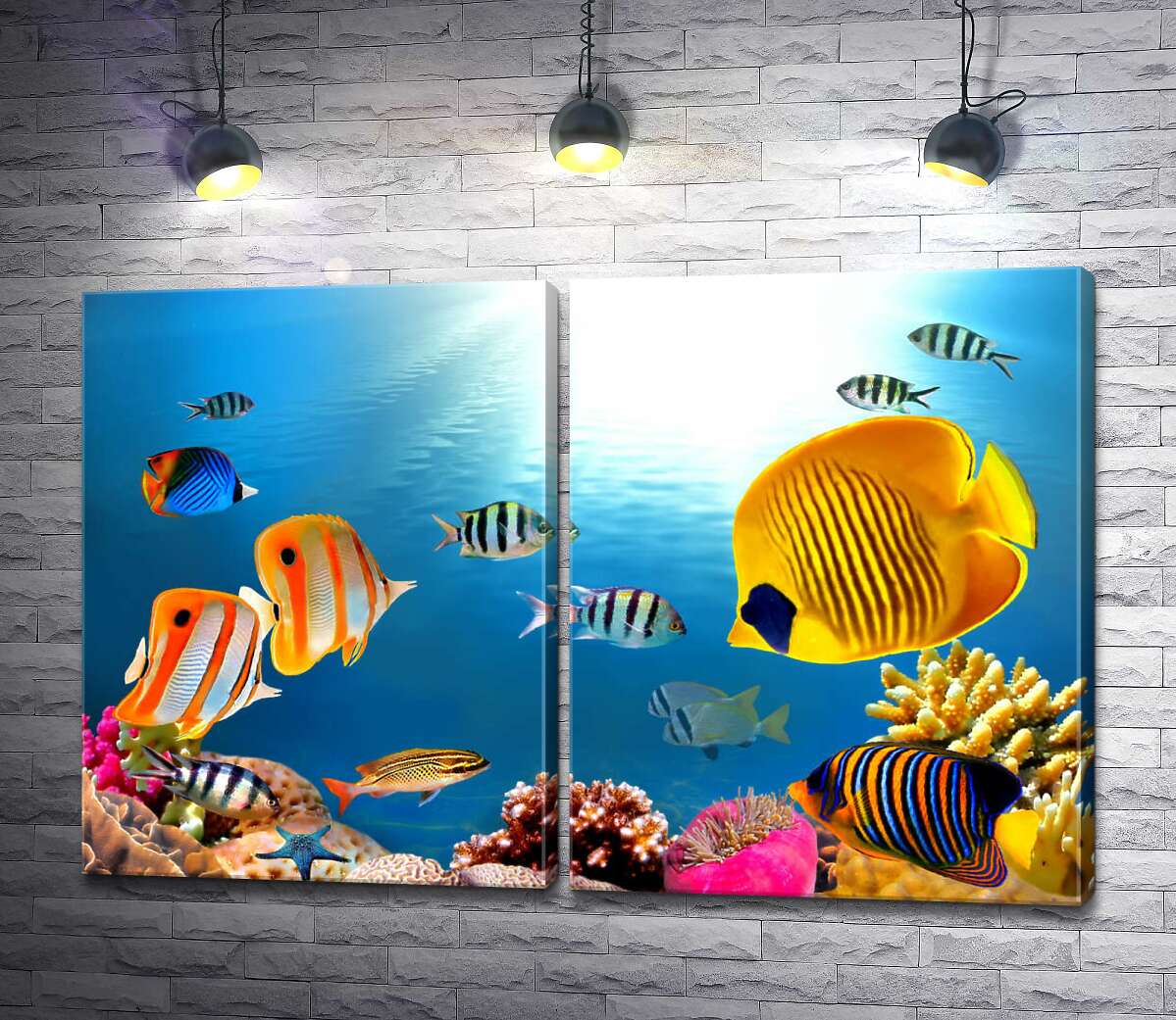 модульная картина Яркие рыбки в аквамариновой воде