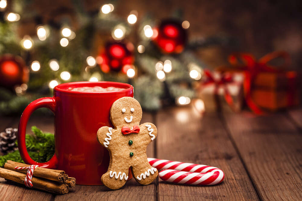 картина-постер Рождественская атмосфера: имбирный пряник и чашка какао