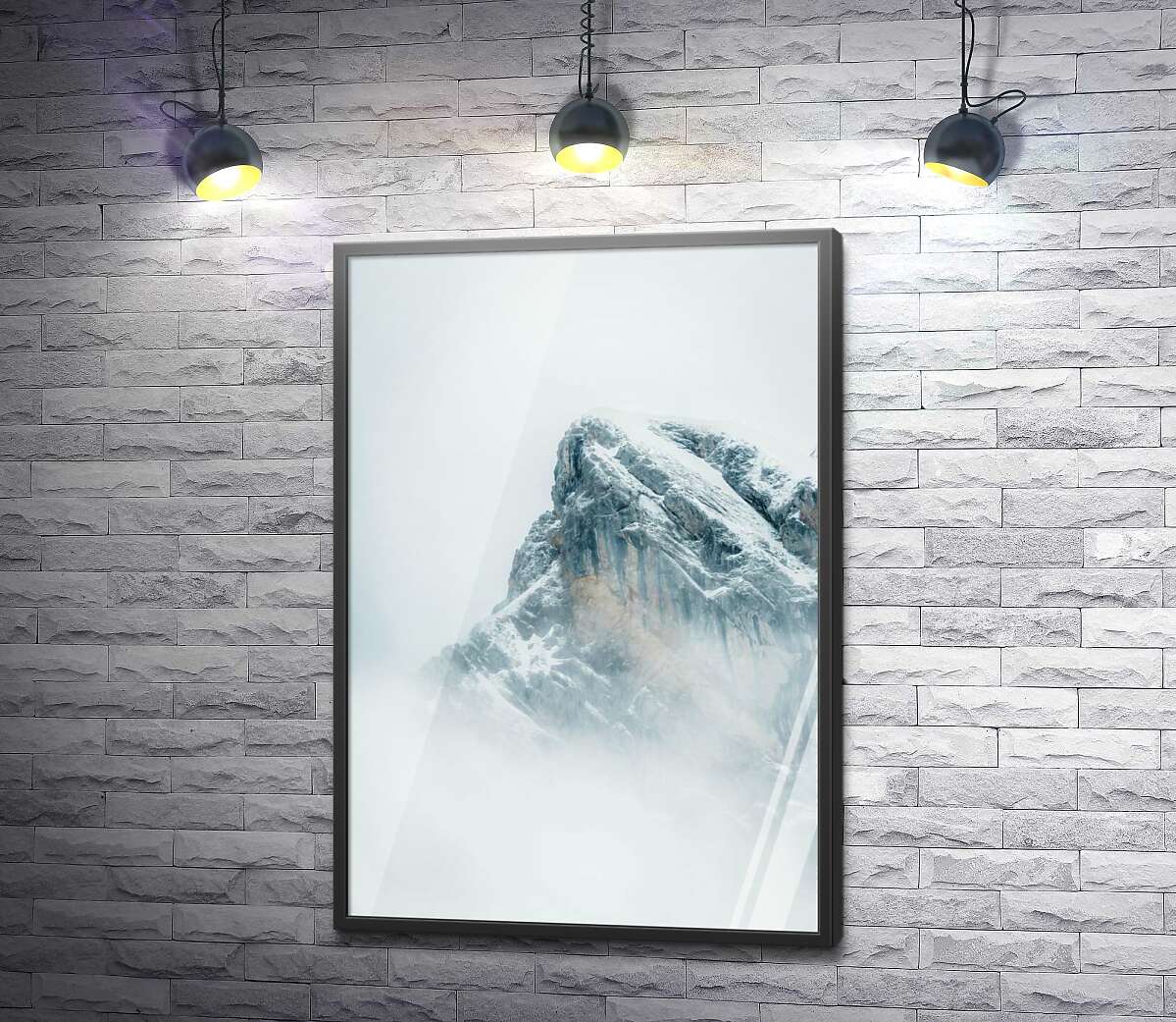 постер Пик горы сквозь густой туман