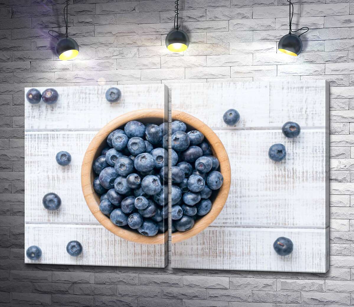 модульна картина Ягоди лохини в дерев'яний посуд