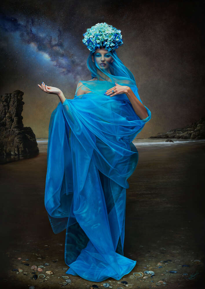 картина-постер Граціозна дівчина в синій вуалі