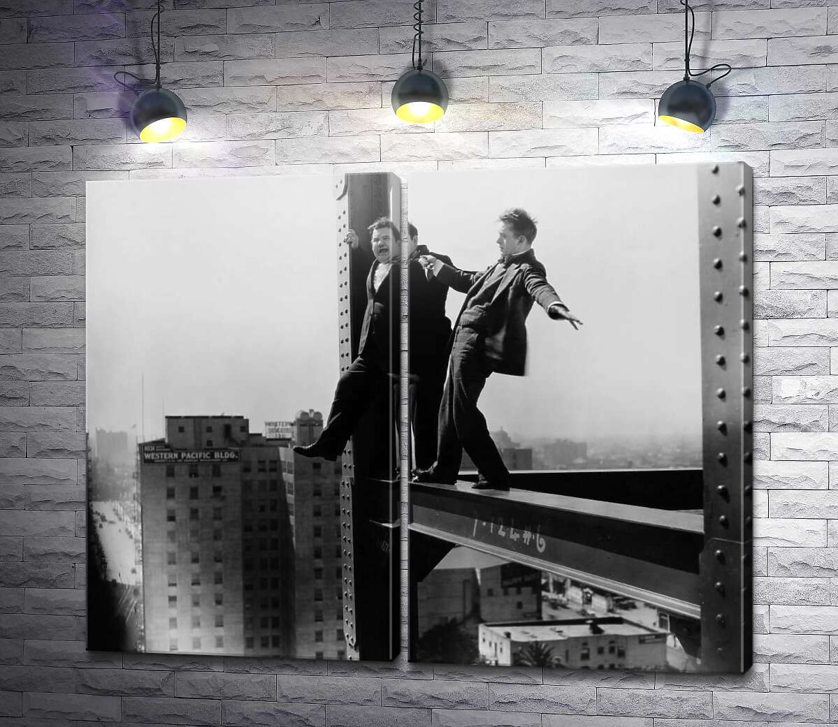 модульная картина Лорел и Харди балансируют на стройплощадке небоскреба